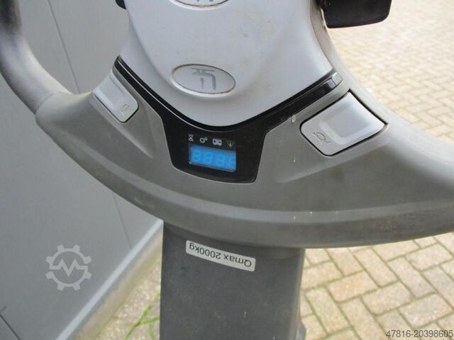 Hochhubwagen BT SPE200D