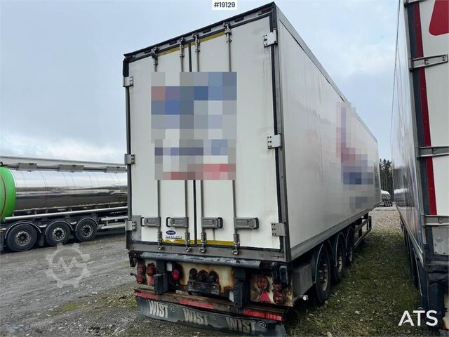 Kühl-/Tiefkühltransport Krone Thermotrall w/ Meat Hanger.