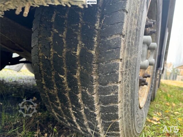 Refrigerated/freezer transport Krone Thermotrall w/ Meat Hanger.