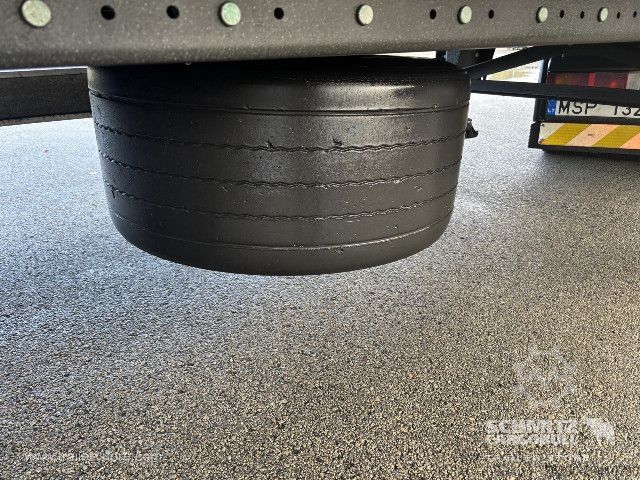 Auflieger mit Pritsche & Plane Schmitz Cargobull Semitrailer Curtainsider Mega