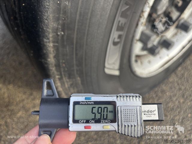 Auflieger mit Pritsche & Plane Schmitz Cargobull Semitrailer Curtainsider Mega