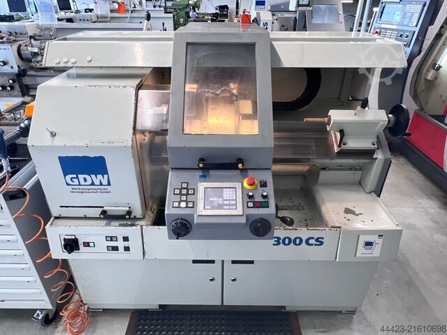 Drehmaschine - zyklengesteuert GDW 300 CS