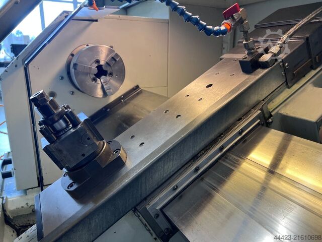 Drehmaschine - zyklengesteuert GDW 300 CS