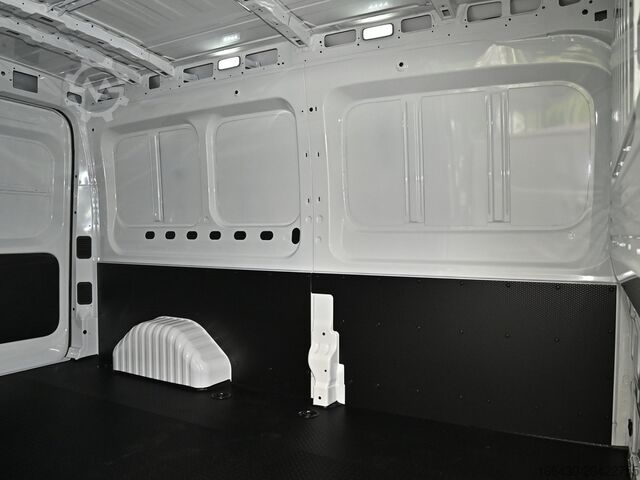 Minibus Maxus DELIVER 9