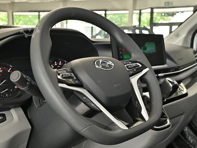 Minibus Maxus DELIVER 9