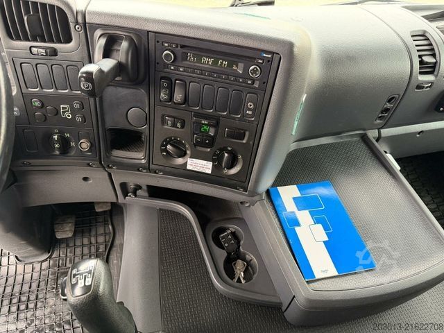 Flatbed truck SCANIA G450 8x4 Pritsche mit Kran Palfinger PK76002 EH