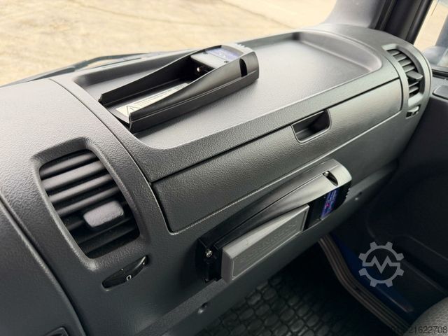 Flatbed truck SCANIA G450 8x4 Pritsche mit Kran Palfinger PK76002 EH