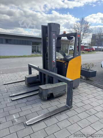 Vierwege-Schubmaststapler Jungheinrich ETV Q 20