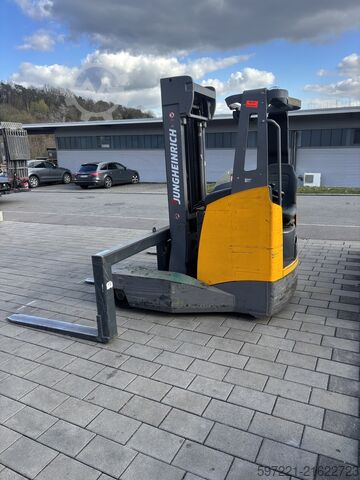 Vierwege-Schubmaststapler Jungheinrich ETV Q 20