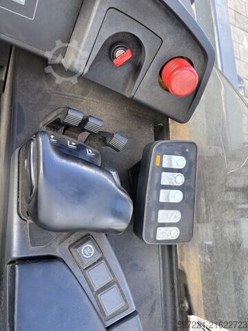 Vierwege-Schubmaststapler Jungheinrich ETV Q 20