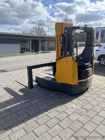 Schubmaststapler Jungheinrich ETV Q 20