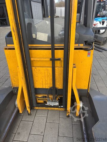 Schubmaststapler Jungheinrich ETV Q 20