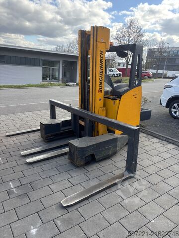 Schubmaststapler Jungheinrich ETV Q 20