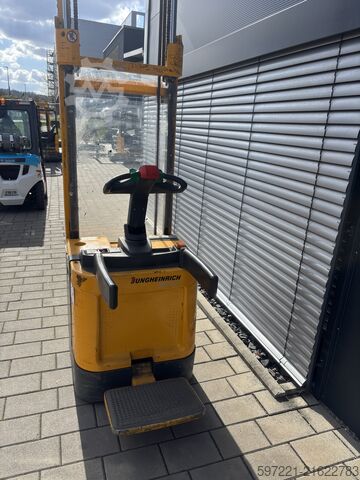 Palettenstapler Jungheinrich ERC 214