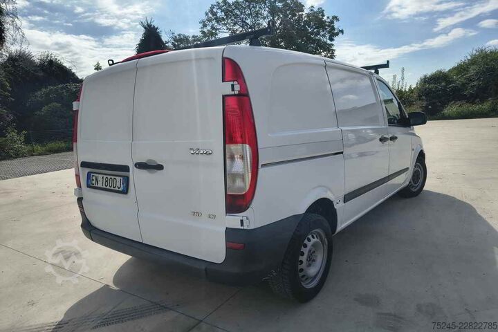 Panel van Mercedes-Benz 220 110 CDI