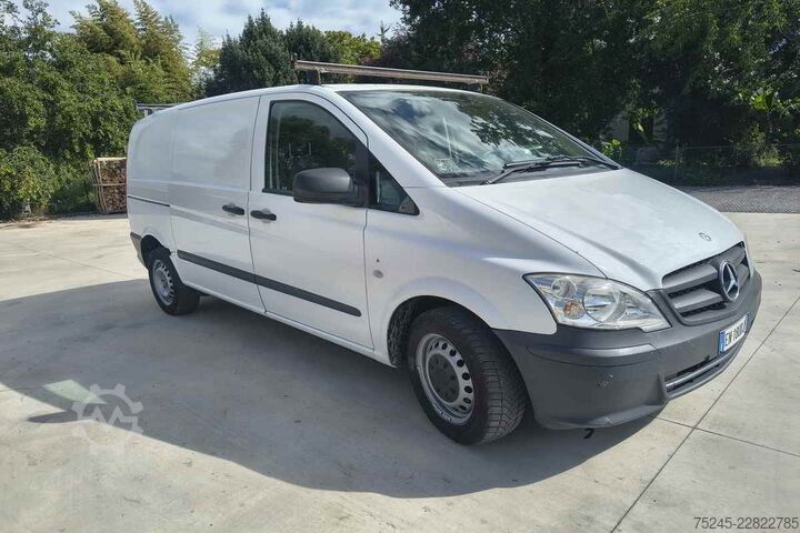 Panel van Mercedes-Benz 220 110 CDI