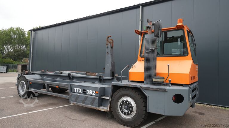 Hakenarmsystem Kalmar TTX182AL terminal truck container hook-arm syst...