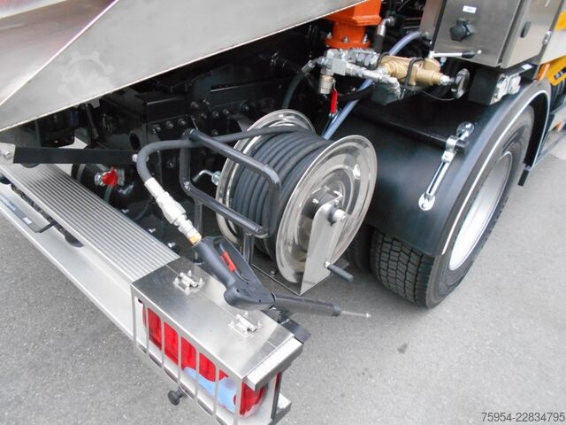 Saugwagen MAN TGM 18.320 4x2 BL / Faros 11/1 piston