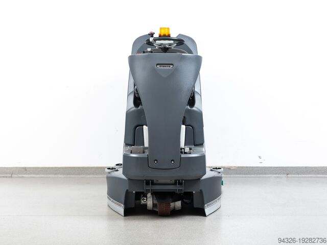 Floor CLeaner Numatic TTV NEW BATTERIES Numatic TTV 678G/400T - 2017y - 461mth