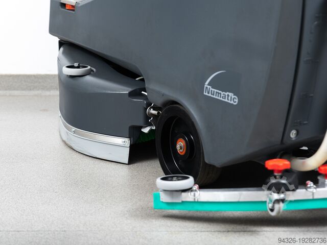 Floor CLeaner Numatic TTV NEW BATTERIES Numatic TTV 678G/400T - 2017y - 461mth