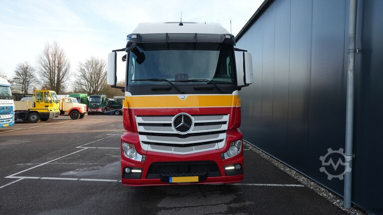 Standard-SZM Mercedes-Benz Actros 1942 tractor unit