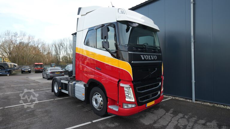 Standard-SZM Volvo FH 420 LNG Globetrotter tractor unit