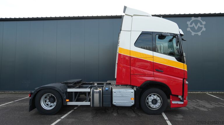 Standard-SZM Volvo FH 420 LNG Globetrotter tractor unit
