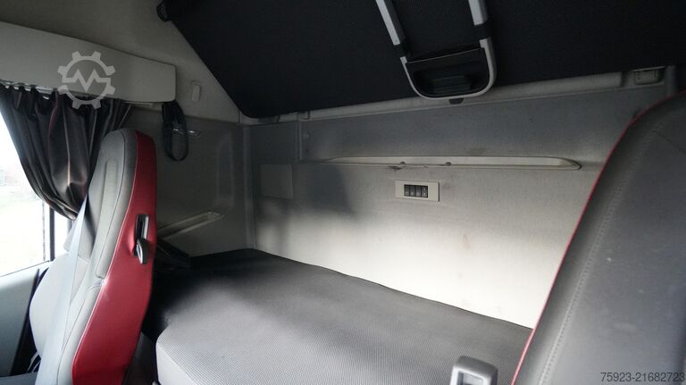 Standard-SZM Volvo FH 420 LNG Globetrotter tractor unit