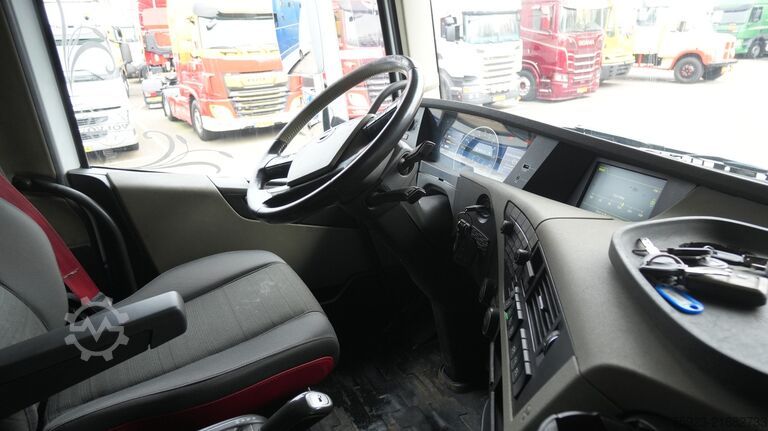 Standard-SZM Volvo FH 460 Globetrotter Tractor unit