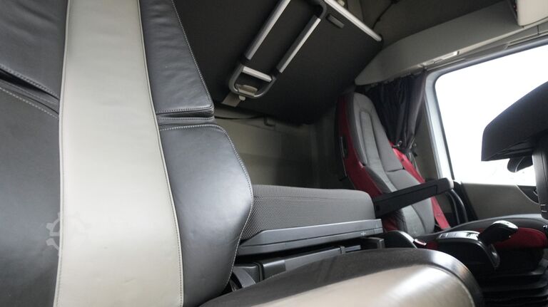 Standard-SZM Volvo FH 460 Globetrotter Tractor unit