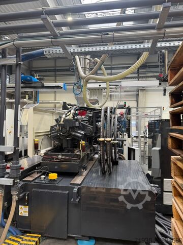 Injection molding machine Woojin DL650S