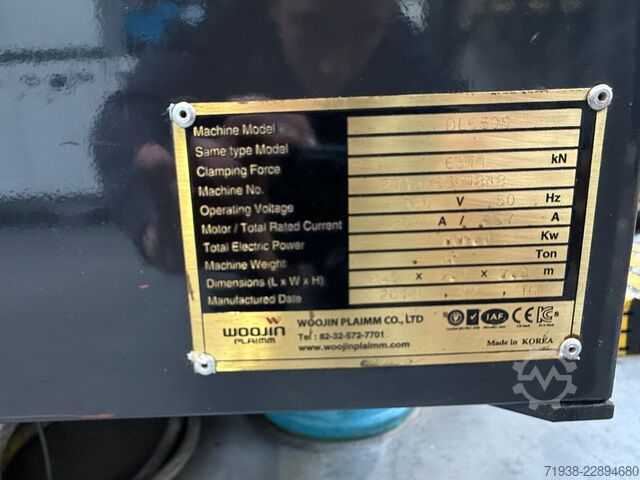 Injection molding machine Woojin DL650S