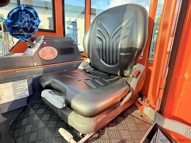 4-way forklift Combilift CBE2500 TRIPLEX 4900 POSITIONER CABIN