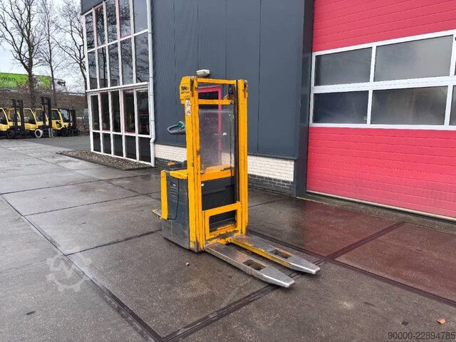 Stacker Jungheinrich WP 12S