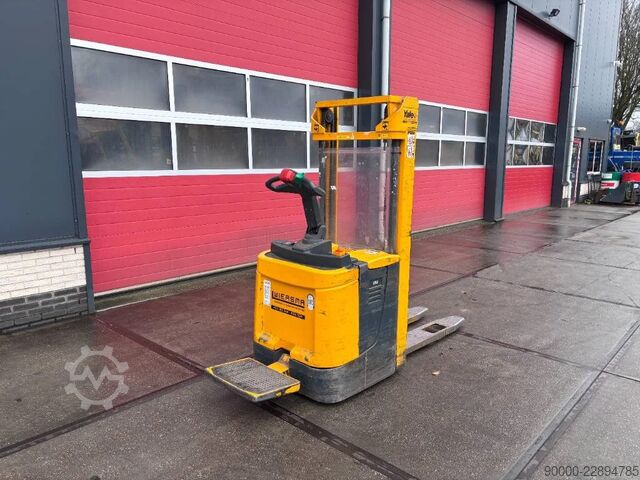 Stacker Jungheinrich WP 12S