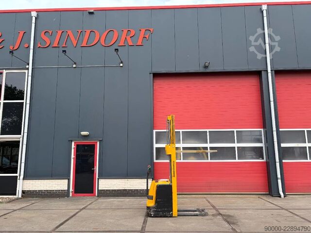 Stacker Jungheinrich EJC 216