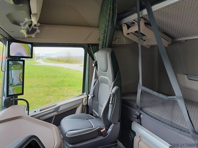 Standard tractor unit DAF FT XG+ 530
