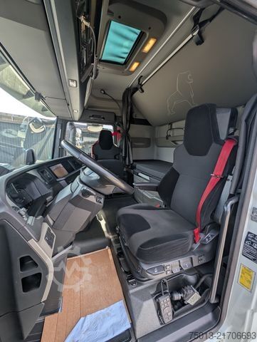 Standard tractor unit MAN TGX 18.520 BL SA 4x4 Hydrodrive, MIETEN?