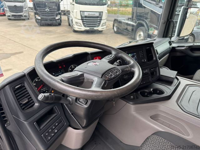 Standard tractor unit SCANIA P 450 * RETARDER  * STANDHEIZUNG * 1 X LIEGE *