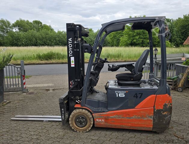 Forklift Toyota 8FBET16