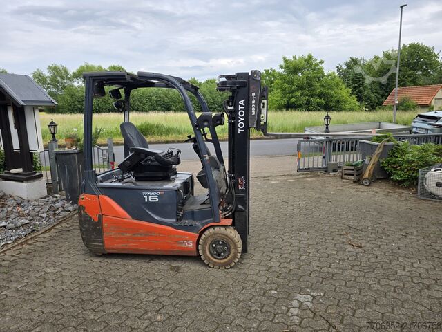 Forklift Toyota 8FBET16