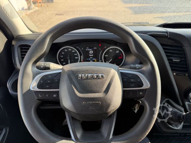 Transporter mit Koffer IVECO Daily 35C16 3,0L Koffer LBW 750kg Euro6E