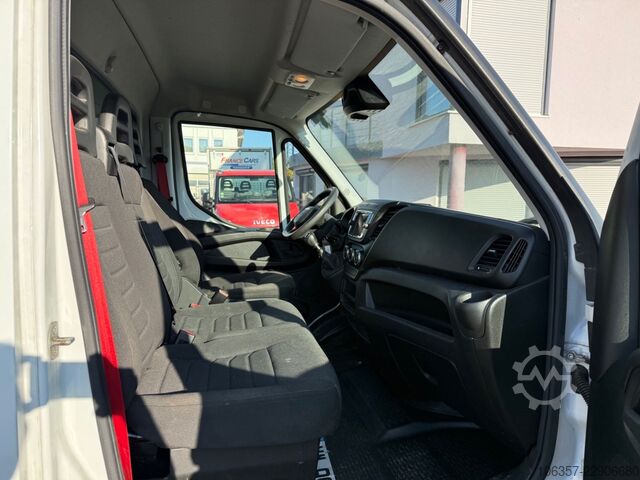 Transporter mit Koffer IVECO Daily 35C16 3,0L Koffer LBW 750kg Euro6E