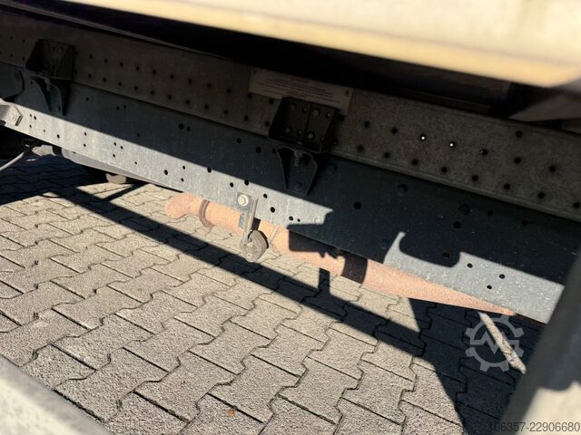 Transporter mit Koffer IVECO Daily 35C16 3,0L Koffer LBW 750kg Euro6E