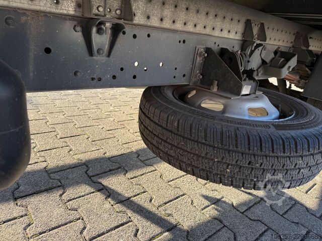Transporter mit Koffer IVECO Daily 35C16 3,0L Koffer LBW 750kg Euro6E