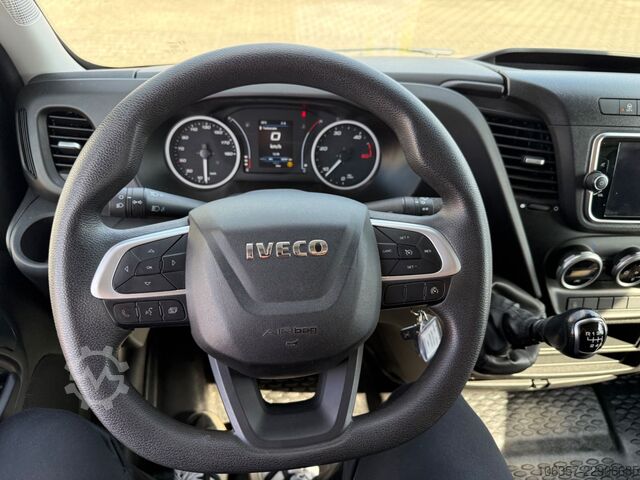 Transporter mit Koffer IVECO Daily 35C16 3,0L Koffer LBW 750kg Euro6E Seitent