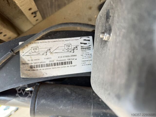 Transporter mit Koffer IVECO Daily 35C16 3,0L Koffer LBW 750kg Euro6E Seitent