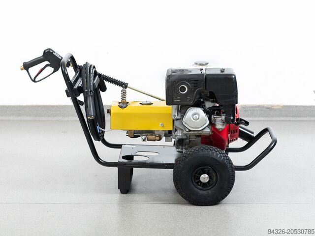 Pressure Washer Karcher HD 1050 B HONDA Kärcher HD 1050 B - HONDA GX390, 200bar, 930l/h