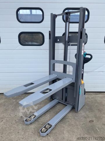 Electric pedestrian stacker, tiller stacker + new battery, pallet truck, electric pallet truck, till JUNGHEINRICH EJC M10 - G 115-250ZT