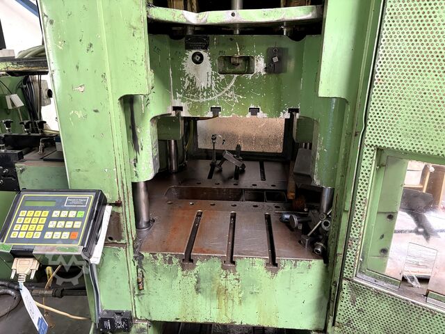 Automatic punching machine RASTER 60 NL-4 S